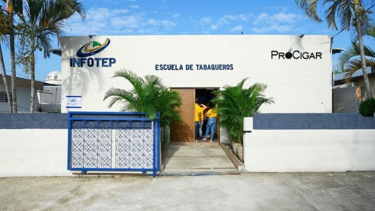 Students attending the first class at the PROCIGAR–INFOTEP School of Tobacco Artisans in Tamboril