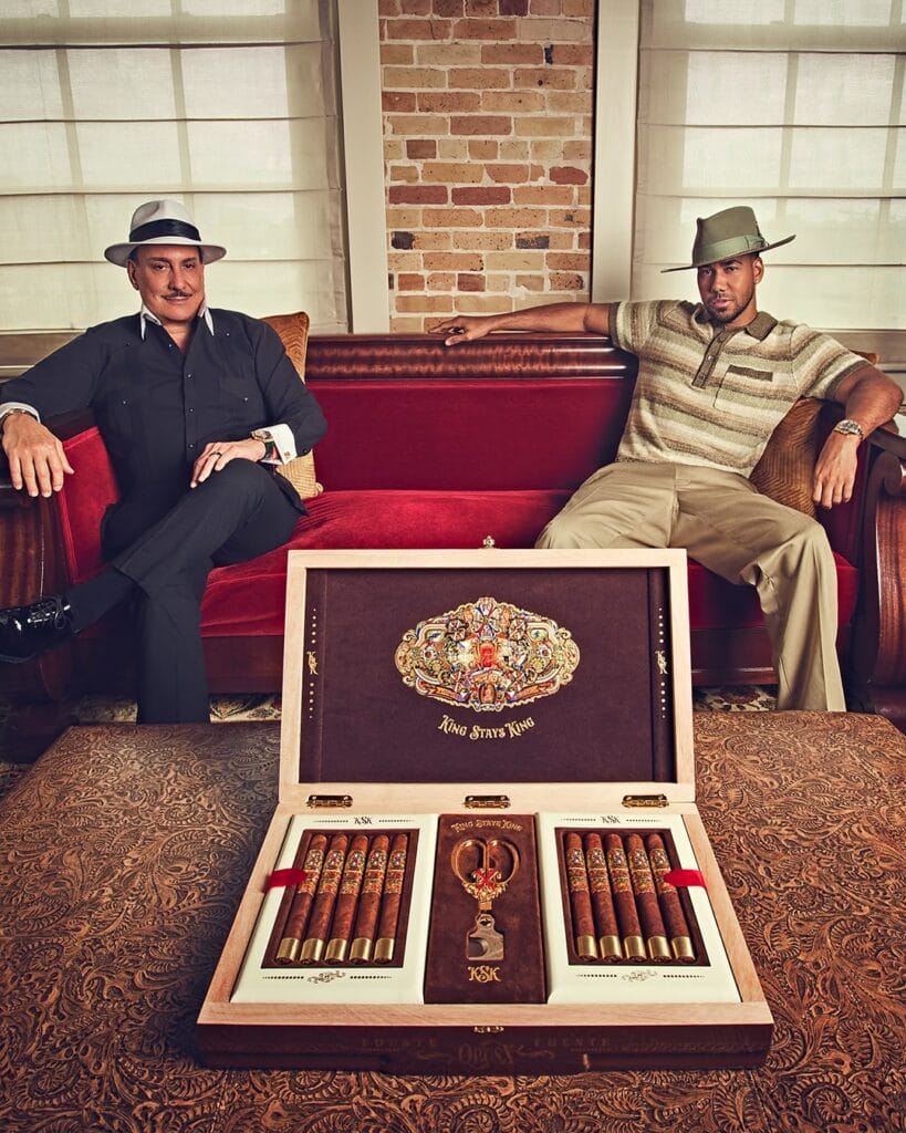 Romeo Santos and Carlito Fuente collaborate on Por Amor al Tío OpusX
